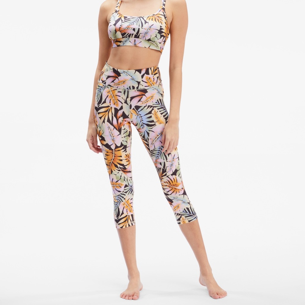 NEW Billabong crop pant surf legging Postcards in Paradise